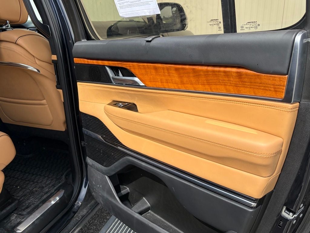 2022 Jeep Grand Wagoneer Series III