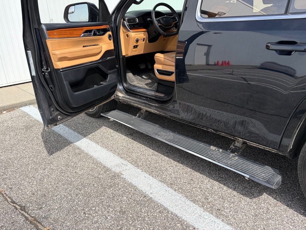 2022 Jeep Grand Wagoneer Series III