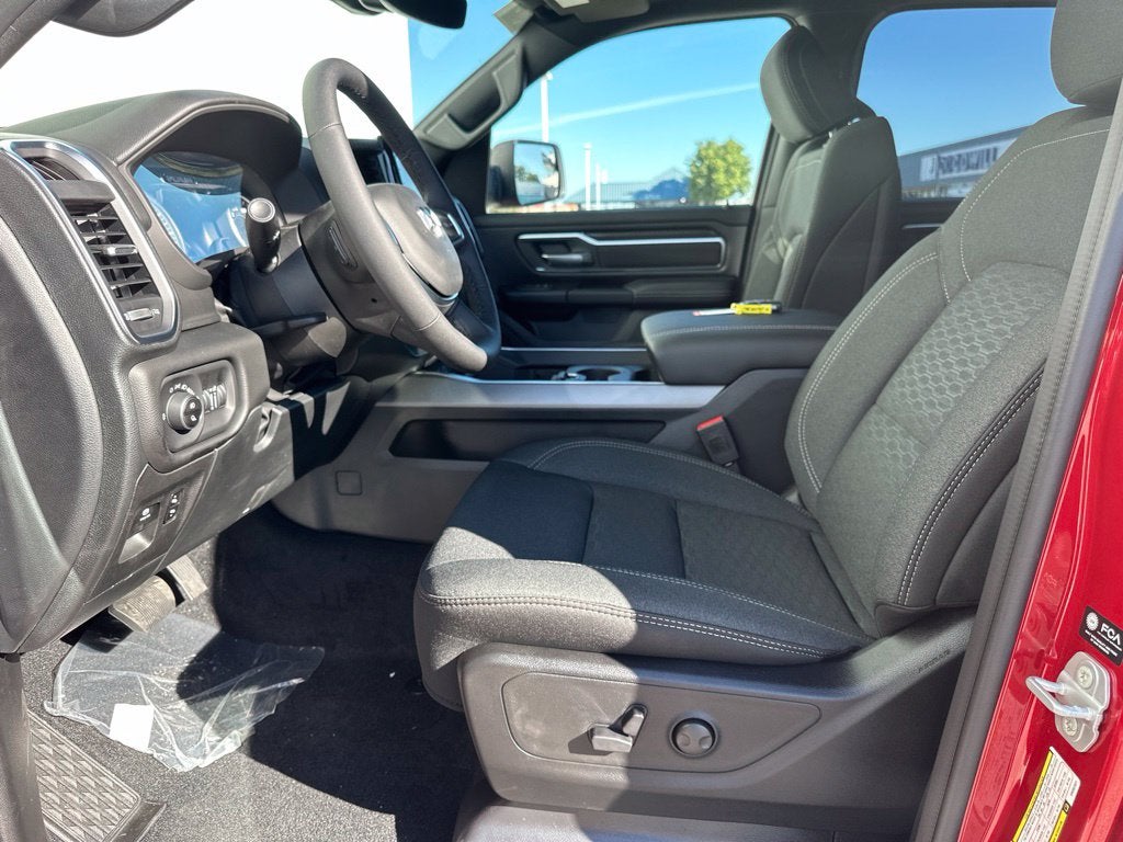 2027 RAM 1500 Big Horn/Lone Star