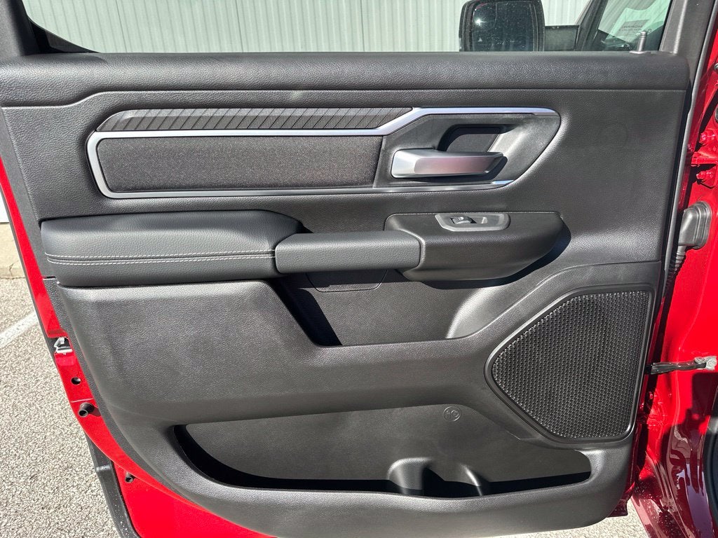 2027 RAM 1500 Big Horn/Lone Star