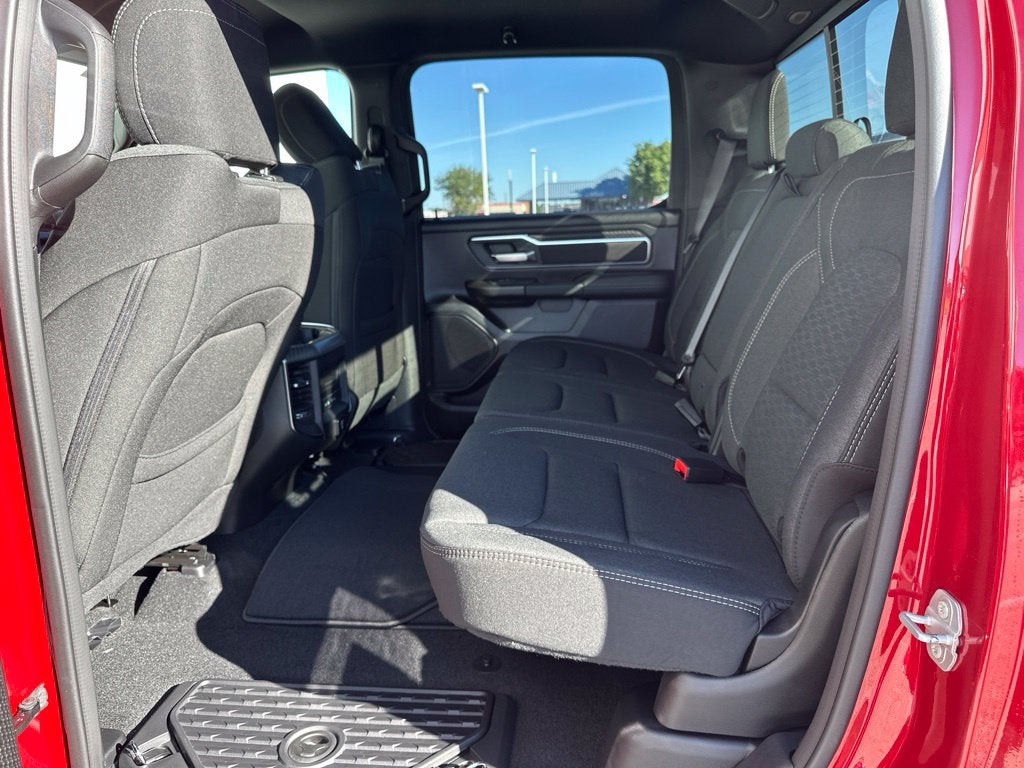 2027 RAM 1500 Big Horn/Lone Star
