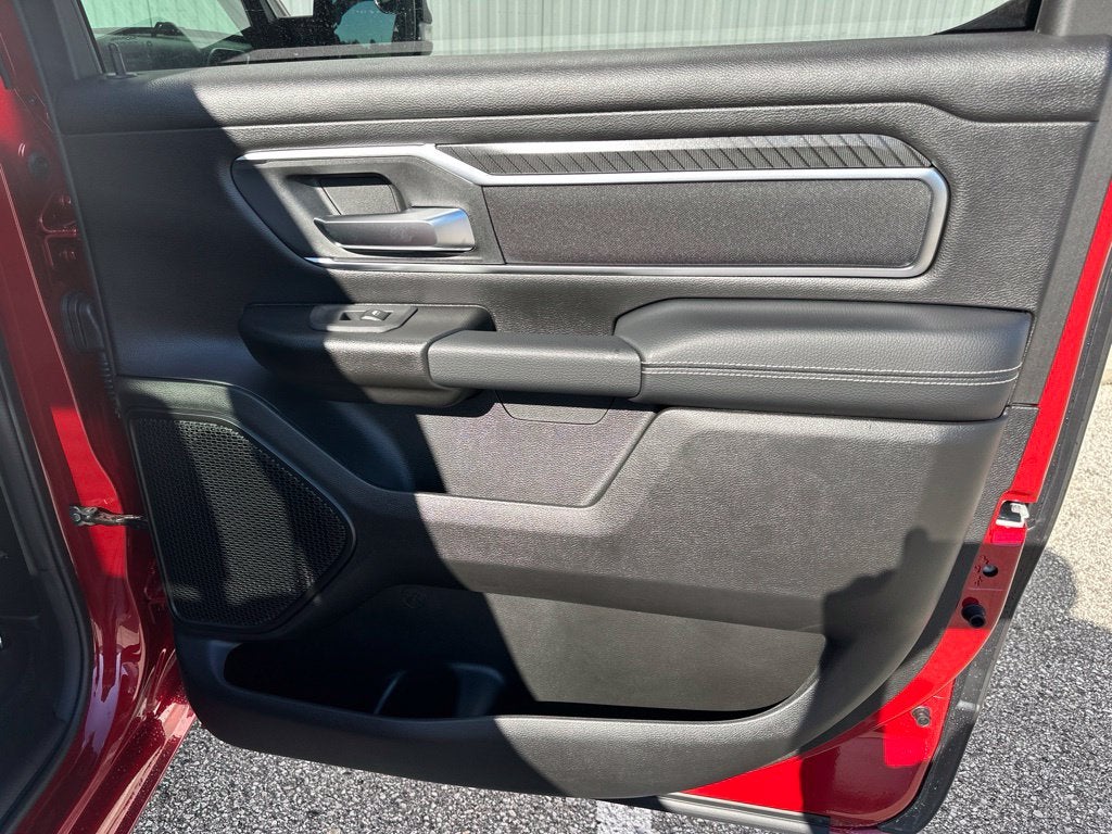 2027 RAM 1500 Big Horn/Lone Star