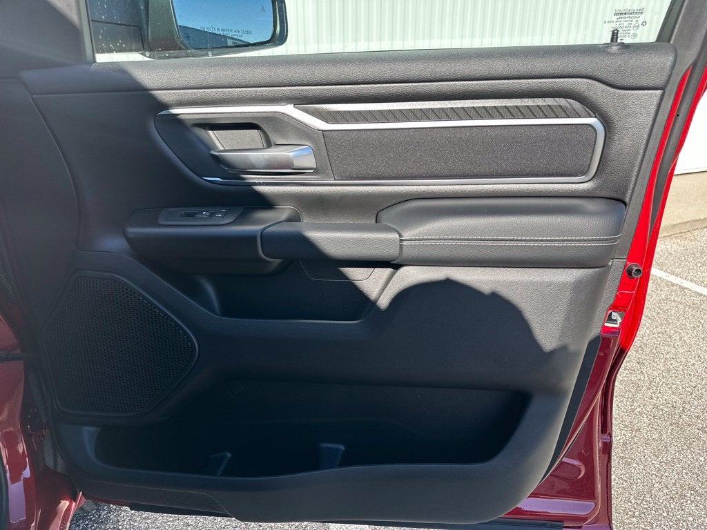 2027 RAM 1500 Big Horn/Lone Star