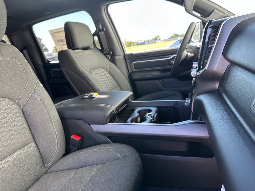 2027 RAM 1500 Big Horn/Lone Star