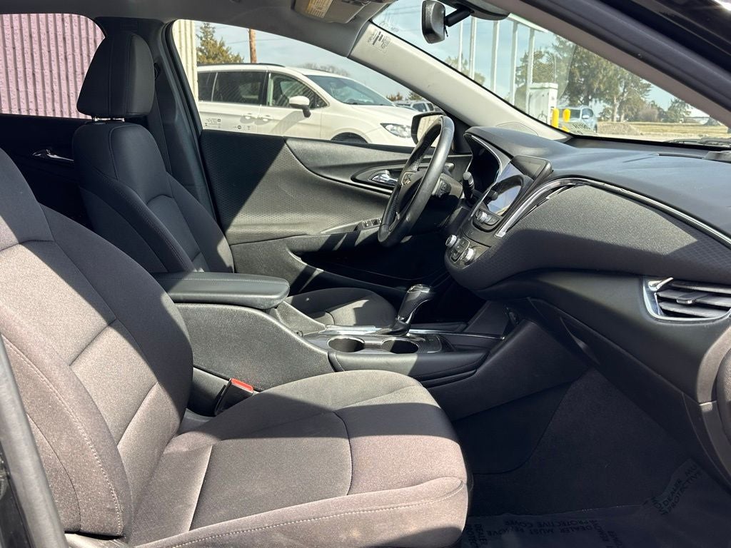 2017 Chevrolet Malibu LT 1LT