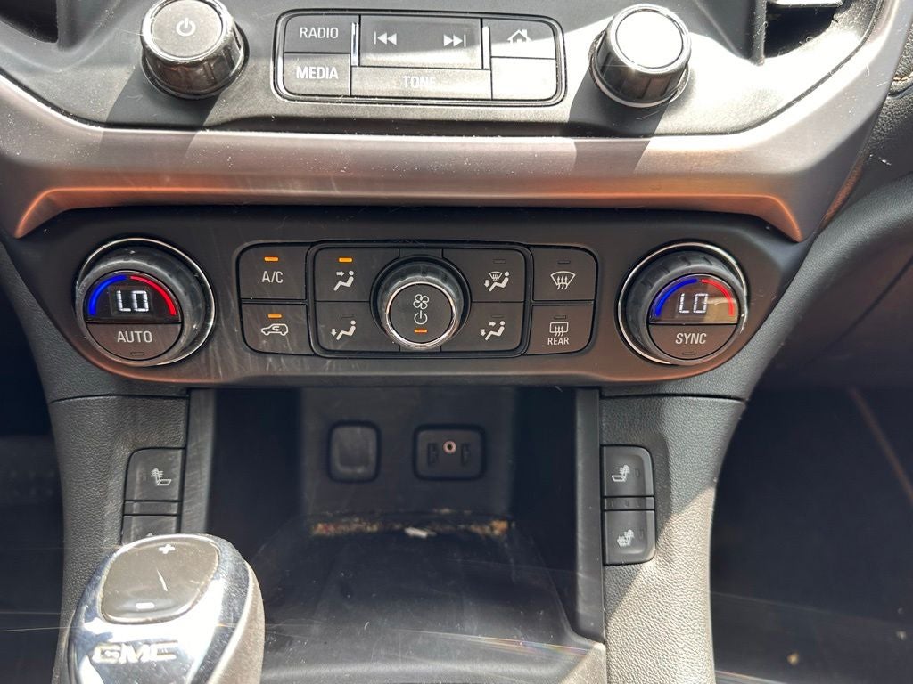 2017 GMC Acadia SLT-1