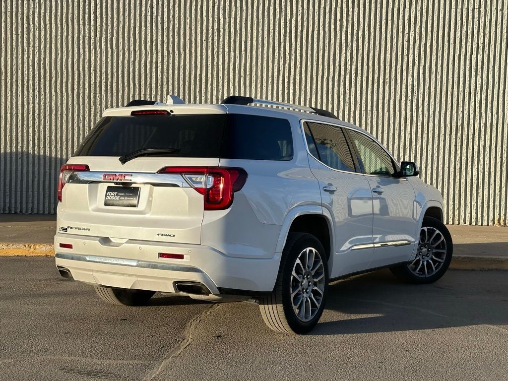 2023 GMC Acadia Denali