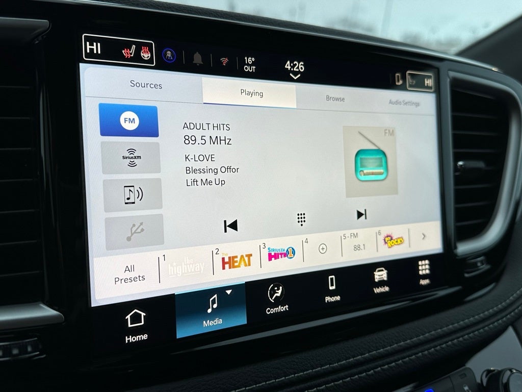 2026 Chrysler Pacifica Select