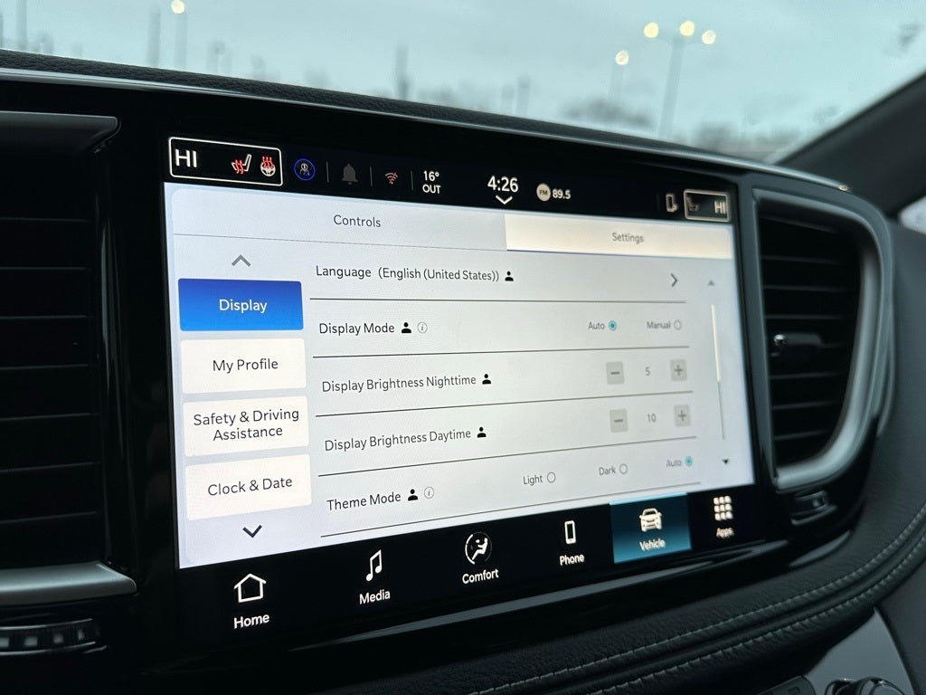 2026 Chrysler Pacifica Select