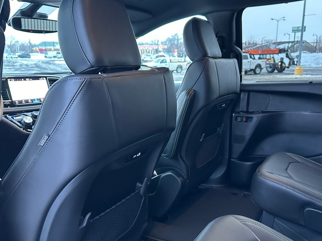 2026 Chrysler Pacifica Select