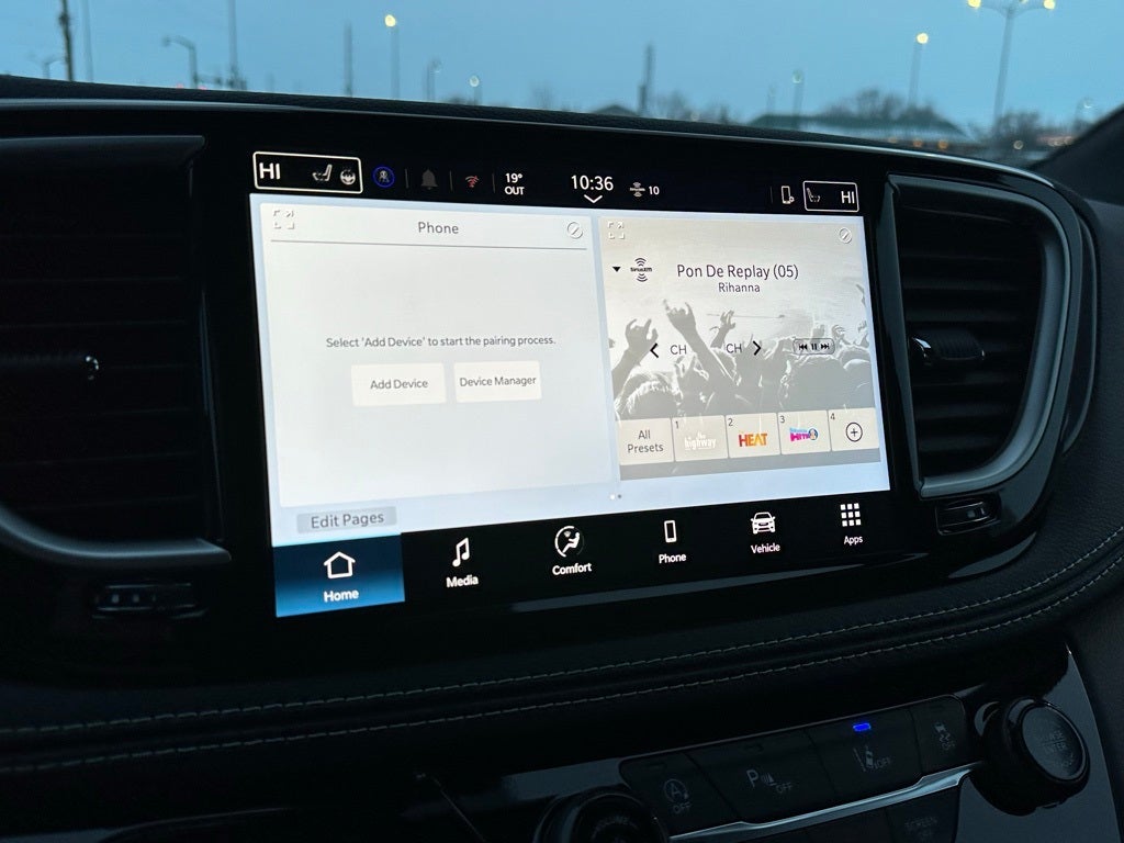 2026 Chrysler Pacifica Select