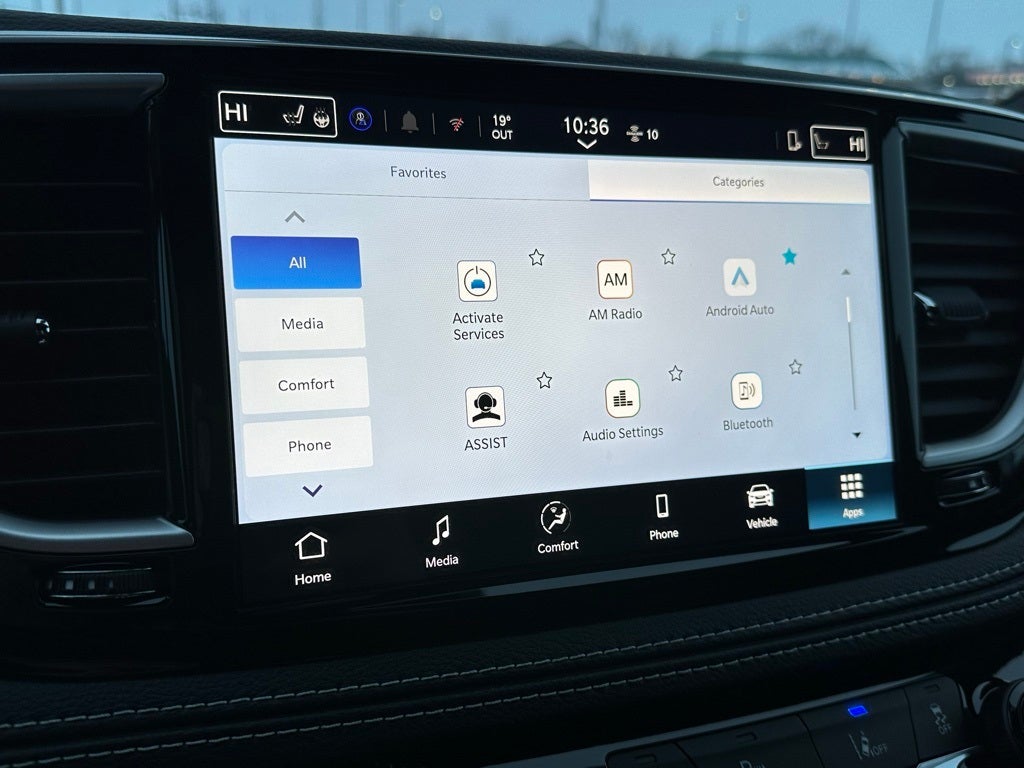 2026 Chrysler Pacifica Select