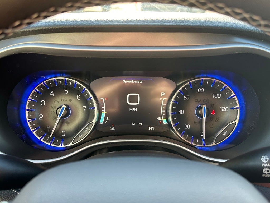 2026 Chrysler Pacifica Select