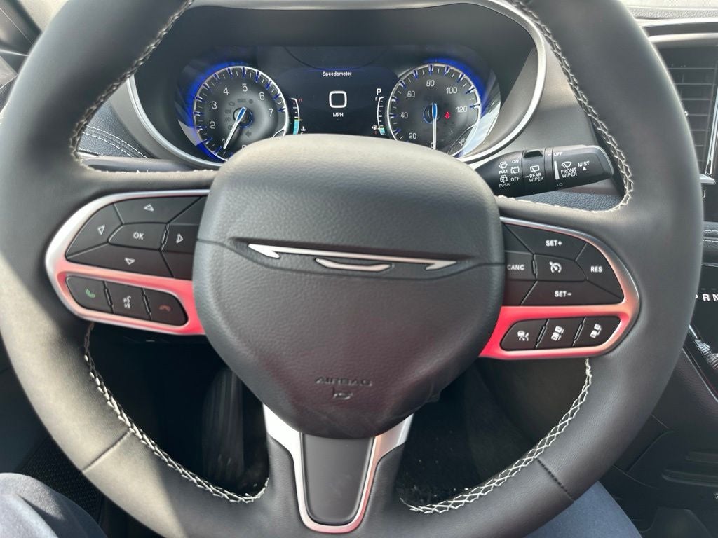 2027 Chrysler Pacifica Select