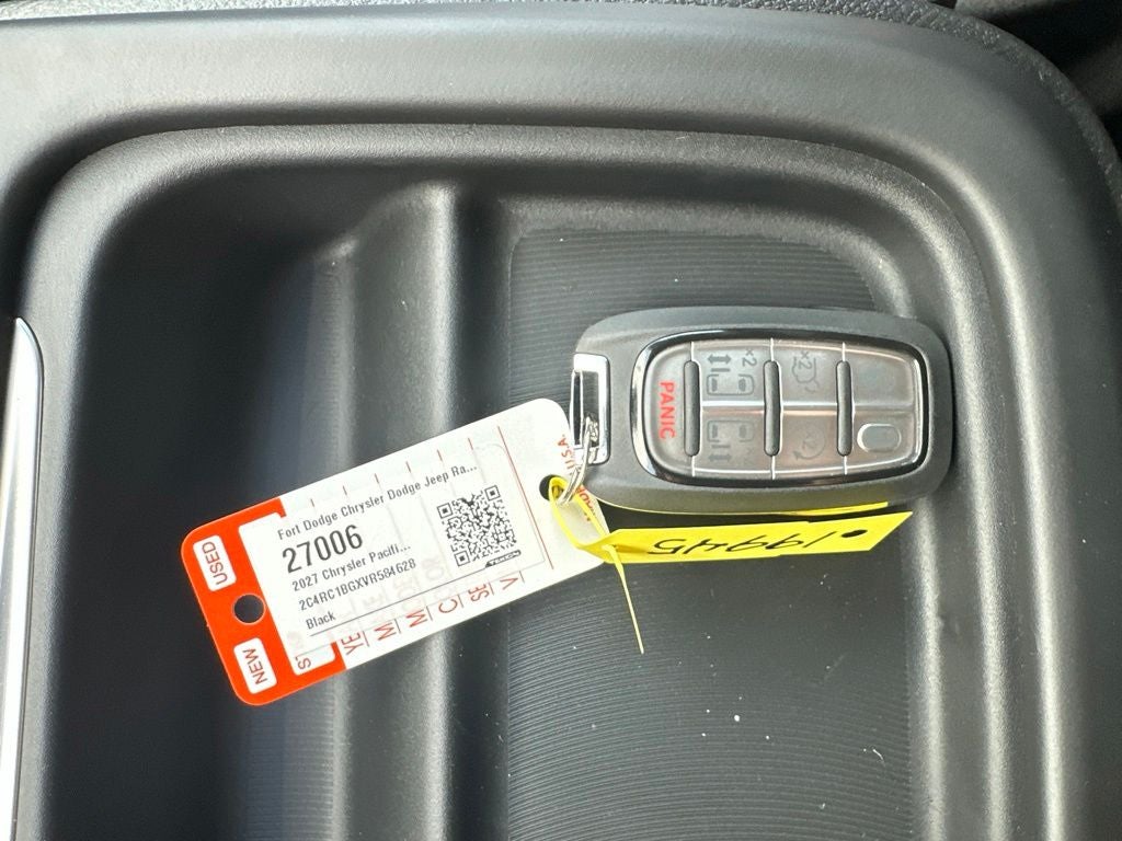 2027 Chrysler Pacifica Select