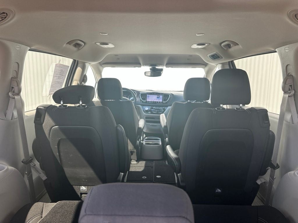 2024 Chrysler Voyager LX
