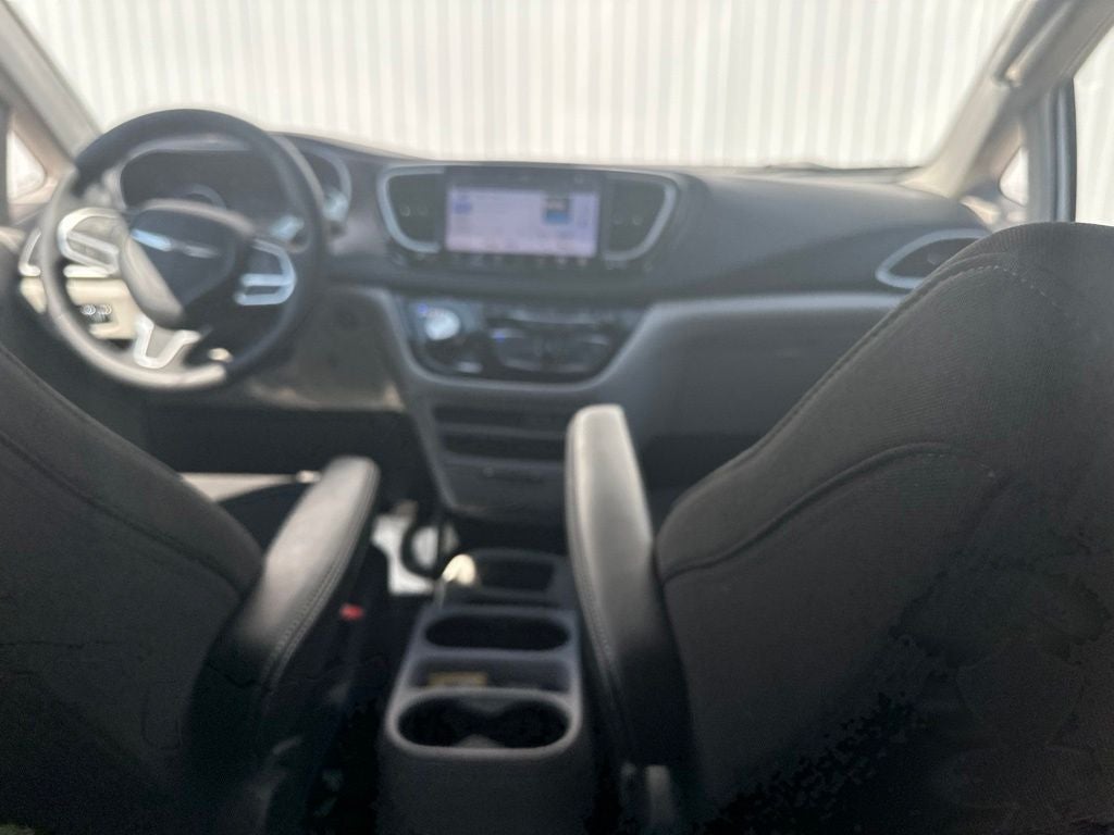 2024 Chrysler Voyager LX