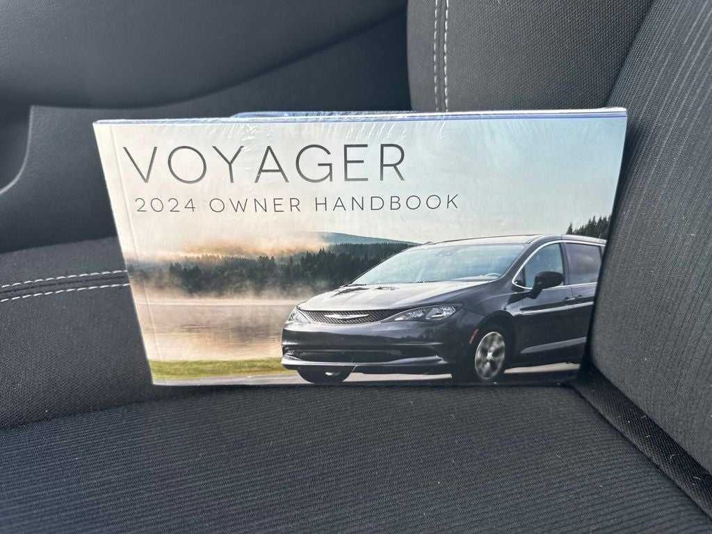 2024 Chrysler Voyager LX