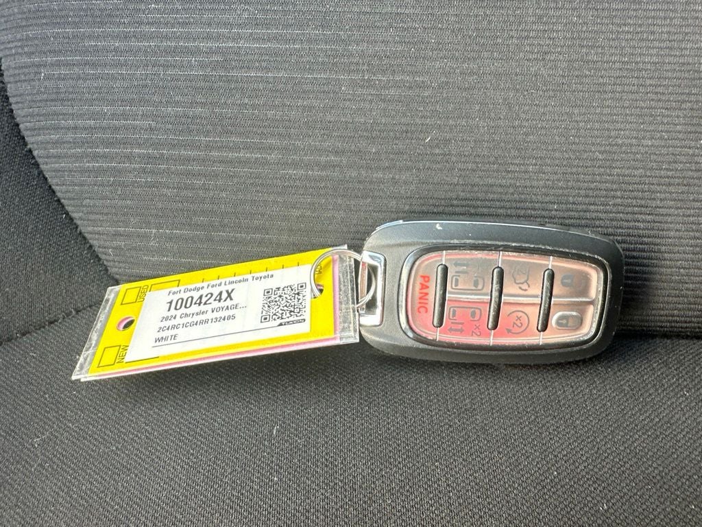 2024 Chrysler Voyager LX