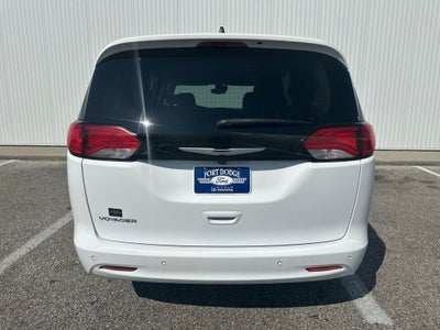 2024 Chrysler Voyager LX