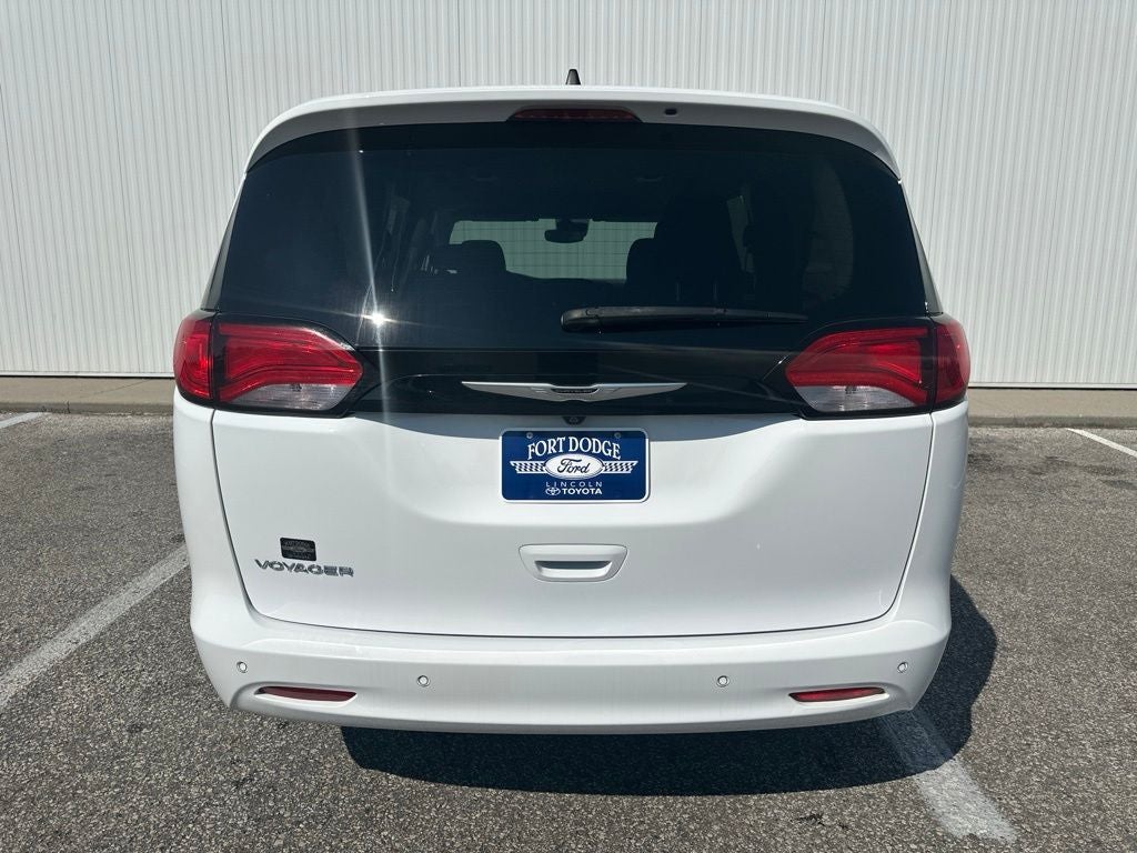 2024 Chrysler Voyager LX