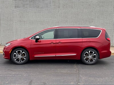2025 Chrysler Pacifica Pinnacle