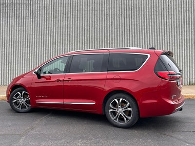 2025 Chrysler Pacifica Pinnacle