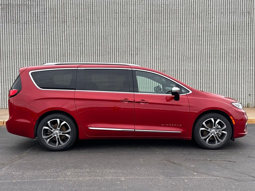 2025 Chrysler Pacifica Pinnacle
