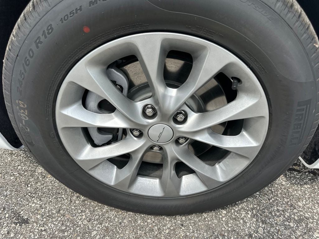 2027 Chrysler Pacifica Select