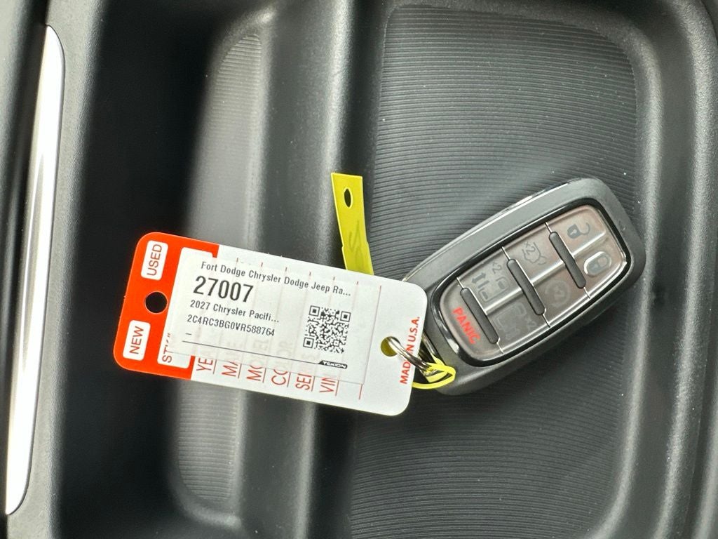 2027 Chrysler Pacifica Select