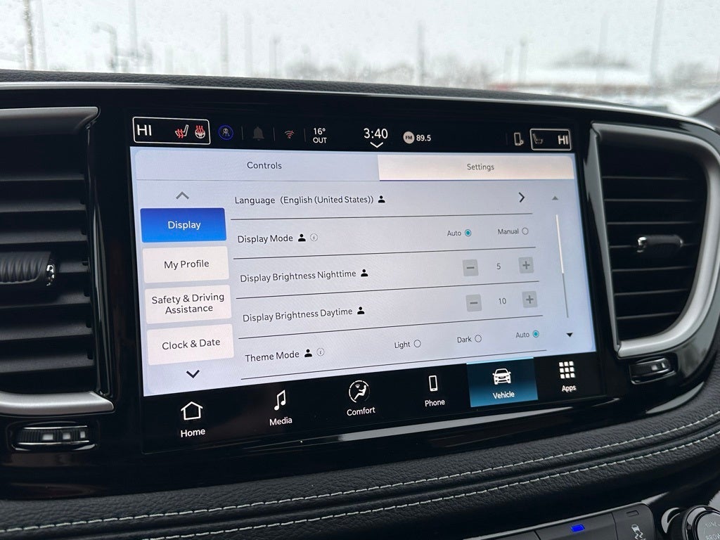 2026 Chrysler Pacifica Select