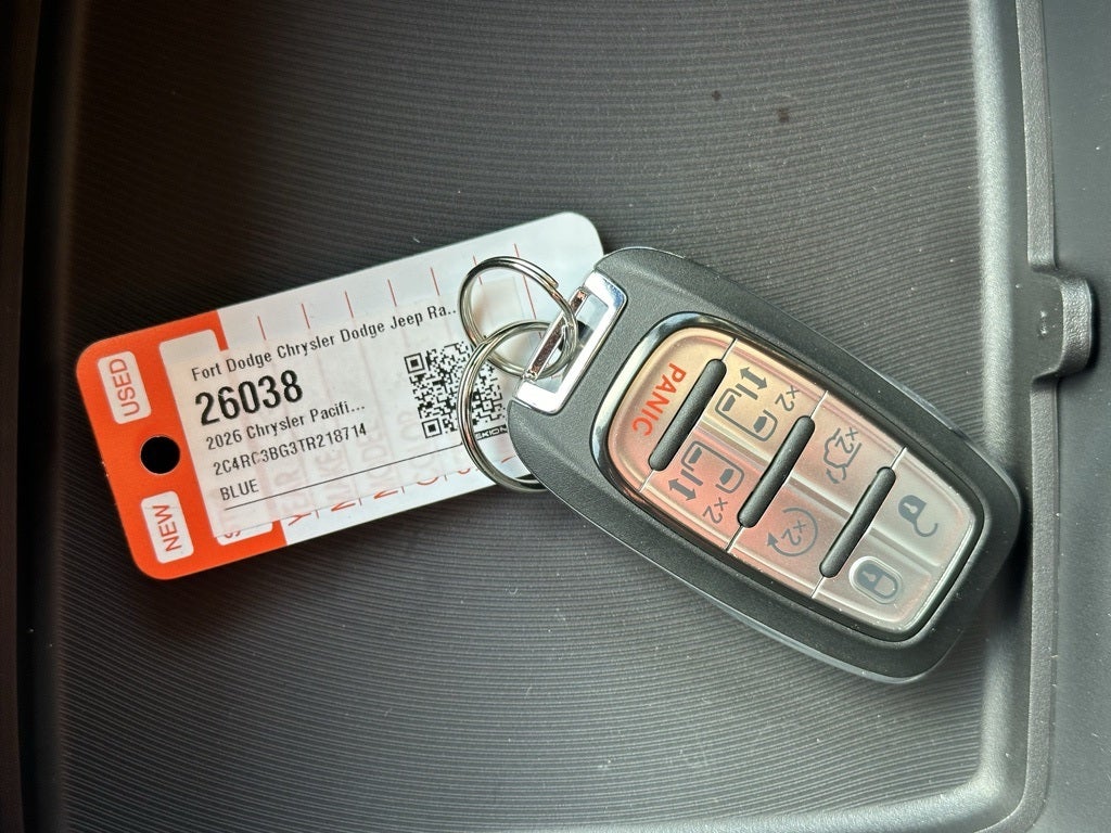 2026 Chrysler Pacifica Select