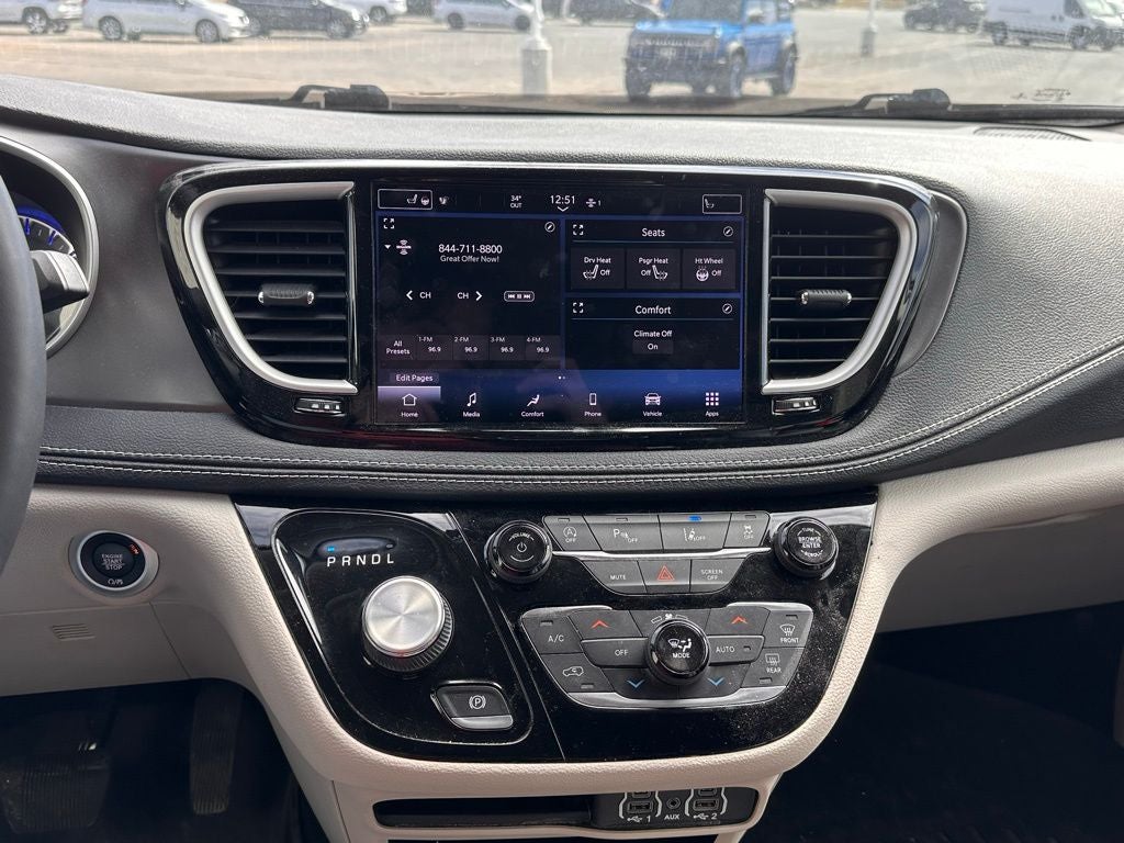 2023 Chrysler Pacifica Touring L