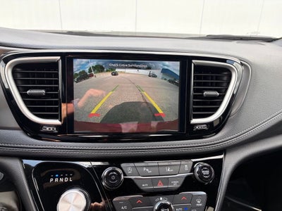2027 Chrysler Pacifica Select