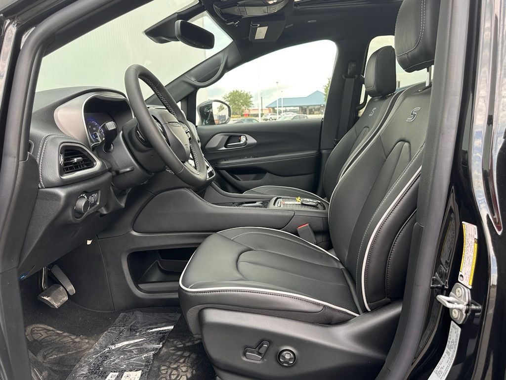 2027 Chrysler Pacifica Limited