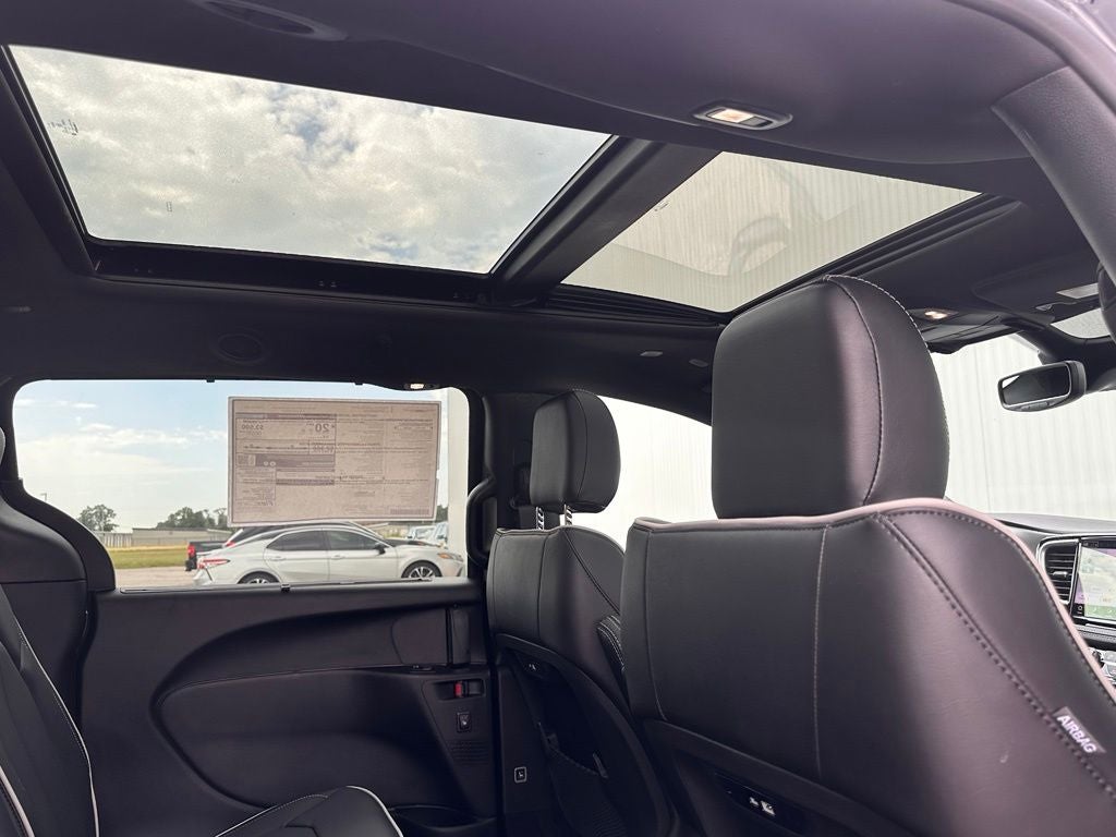 2027 Chrysler Pacifica Limited