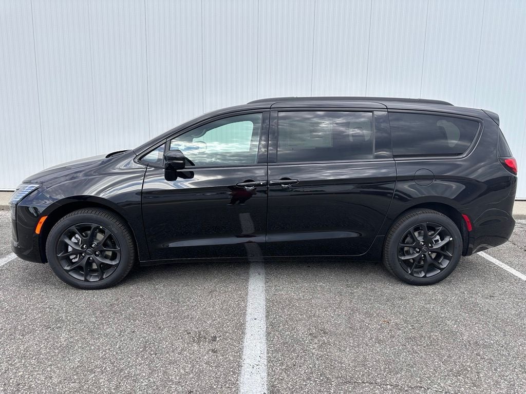 2027 Chrysler Pacifica Limited