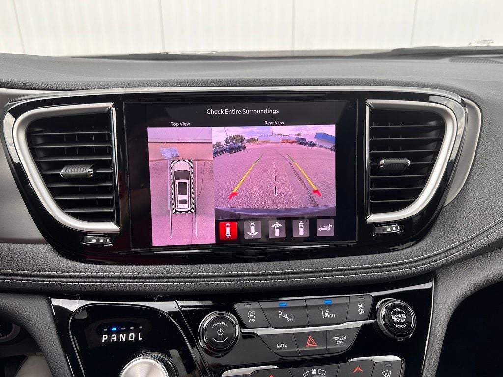 2027 Chrysler Pacifica Limited