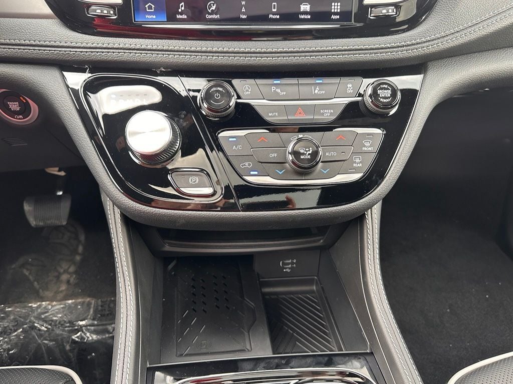 2027 Chrysler Pacifica Limited