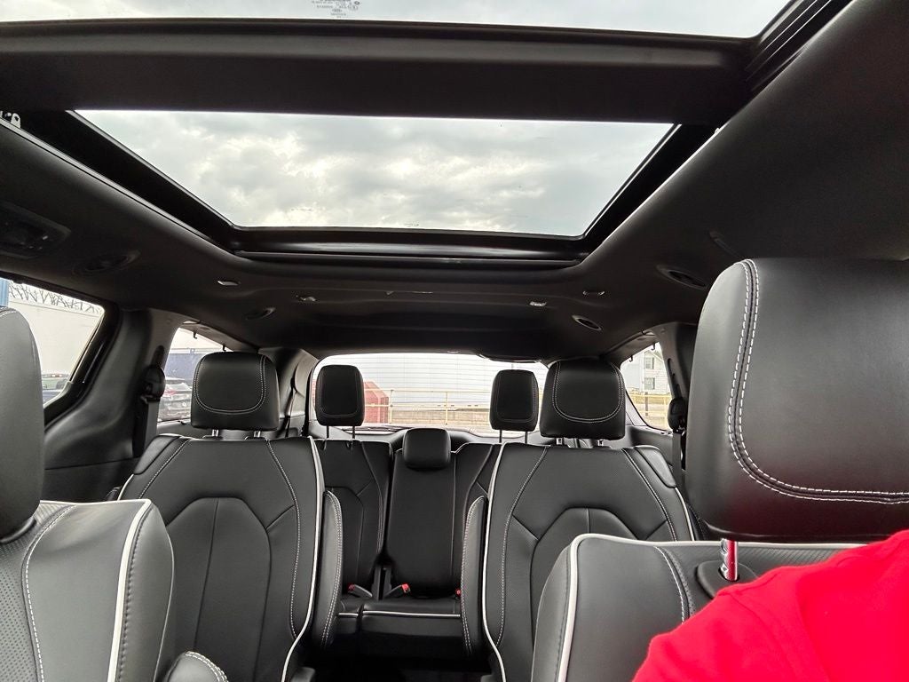 2027 Chrysler Pacifica Limited