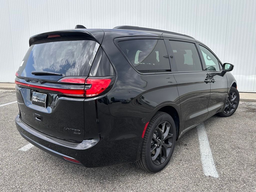2027 Chrysler Pacifica Limited