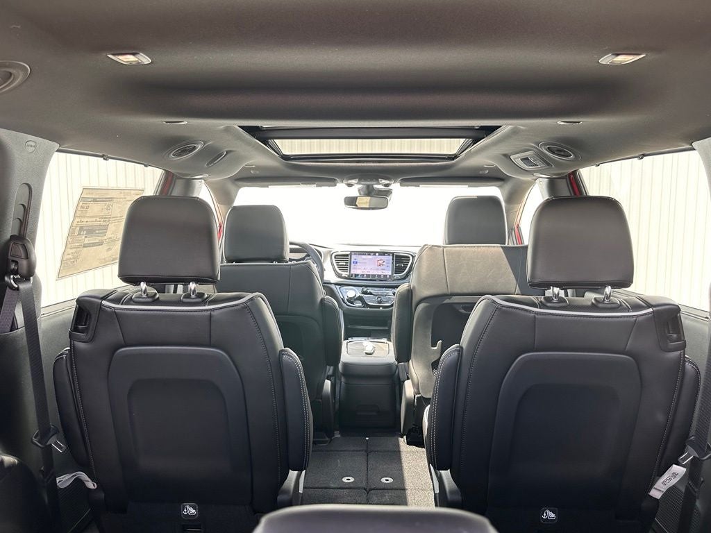 2027 Chrysler Pacifica Limited
