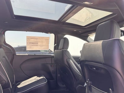 2027 Chrysler Pacifica Limited