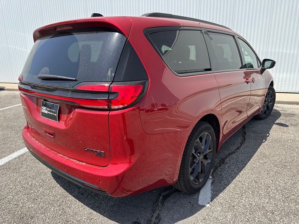 2027 Chrysler Pacifica Limited