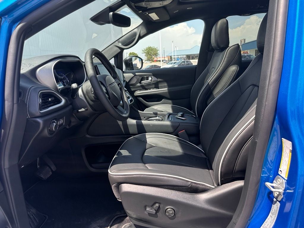 2027 Chrysler Pacifica Limited