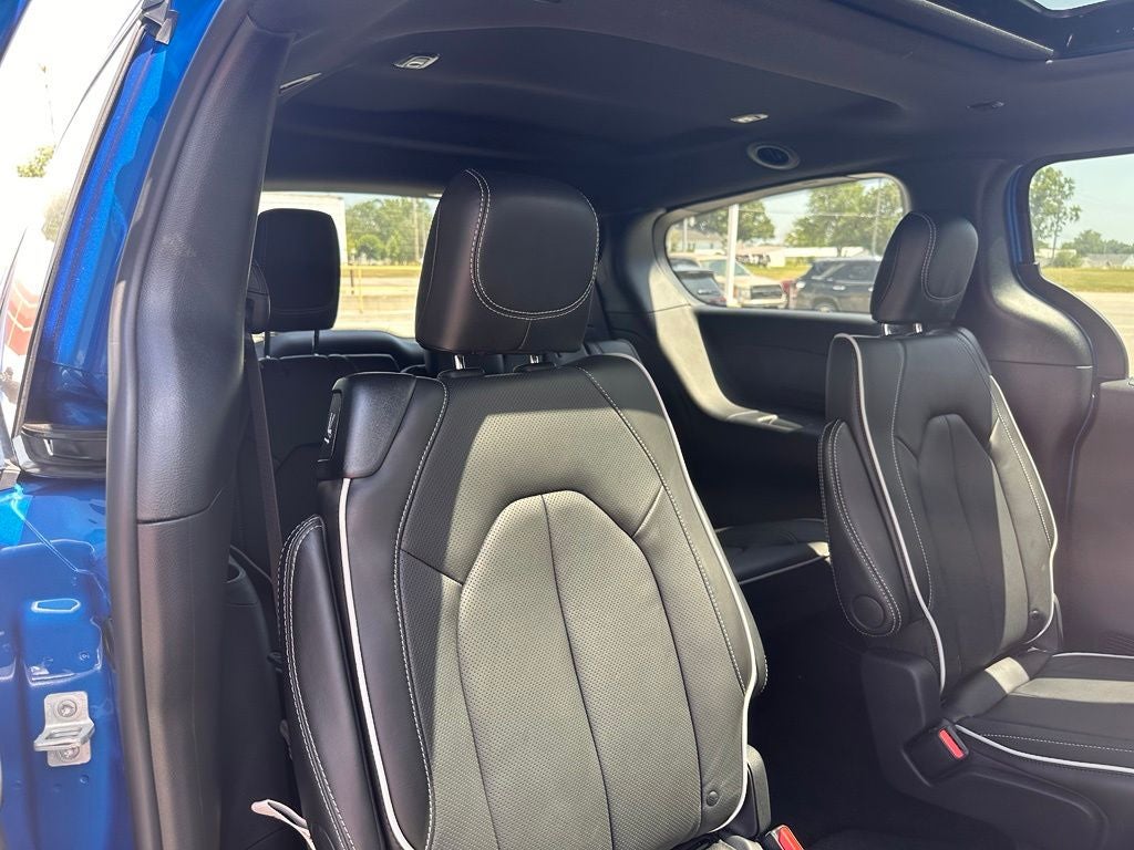 2027 Chrysler Pacifica Limited