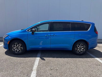 2027 Chrysler Pacifica Limited