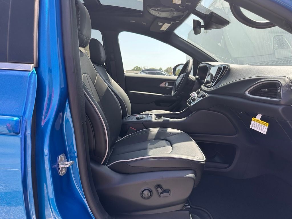 2027 Chrysler Pacifica Limited
