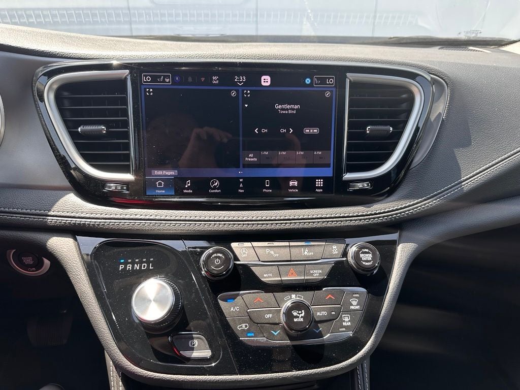 2027 Chrysler Pacifica Limited