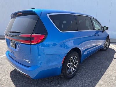 2027 Chrysler Pacifica Limited